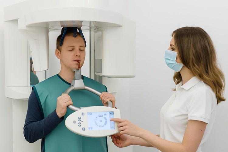 Diagnostic Services with dentist