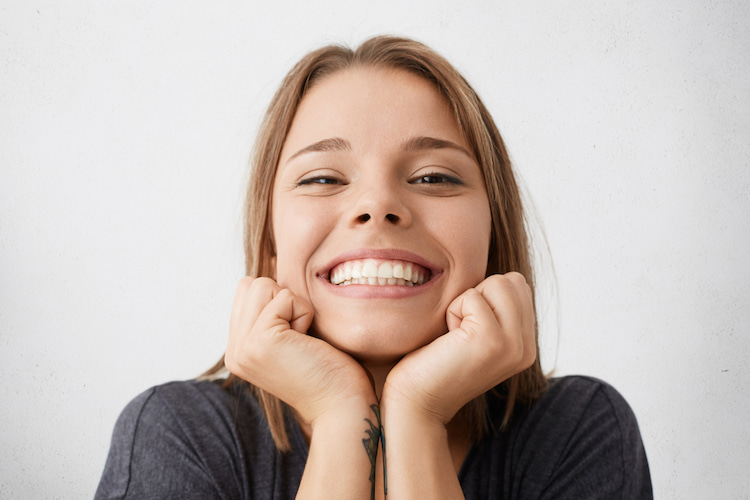 Professional Teeth Whitening Advantages in Boosting Confidence